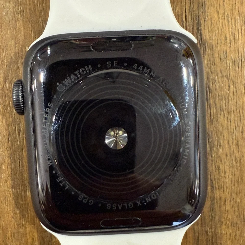 Apple Watch SE 44mm model A2354- PARTS ONLY